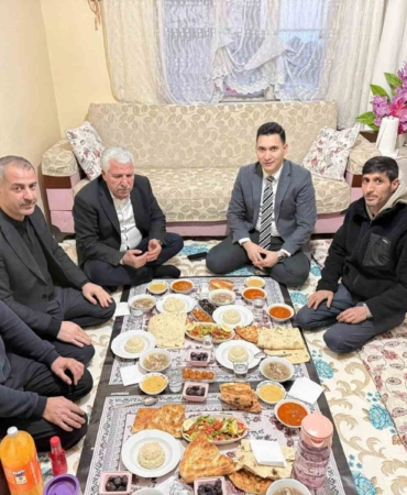 keskin-ziyaretler-ve-iftar-sofrasinda-vatandaslarla-bulusma-cermik-kaymakami-adem-karatasin-ramazan-heyecani-QNXl3EvJ.jpg