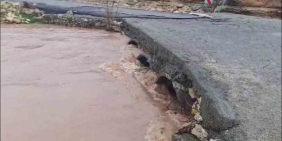 Lice’de Sağanak Taşkınla Taşındı: Köprüler Hasar Görürken Yollar Çin Seğirdi