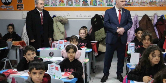 Marifle İstiklal, Bayrakla İstikbal: İkinci Dönem Başladı ve Bayrak Teması Ön Planda