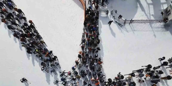 Sarıkamış’ta Kristal Kar ve Doluluk Rekoru: Kayak Merkezi Yeni Sezonda Parlıyor