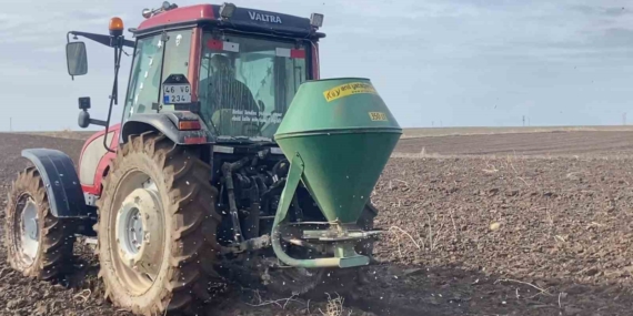 Adilcevaz’da Bahar Bereketi: Arpa Ekimine Başlandı ve Çiftçiler Umutlu