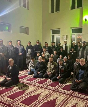 kadir-gecesi-diyarbakirda-dualarla-ihya-edildi-manevi-zenginlik-icinde-dagildi-M7Hna7Mv.jpg