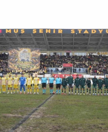 mus-spor-kulubu-bursaspor-karsisinda-1-0lik-sonucla-sahadan-maglup-ayrildi-1ZlaB1pJ.jpg