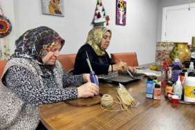 sifir-atik-kursunda-ev-esyalariyla-yeniden-dekor-geri-donusumle-el-sanatlari-MOAw1Tyz.jpg