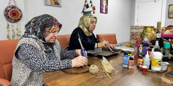 Sıfır Atık Kursunda Ev Eşyalarıyla Yeniden Dekor: Geri Dönüşümle El Sanatları