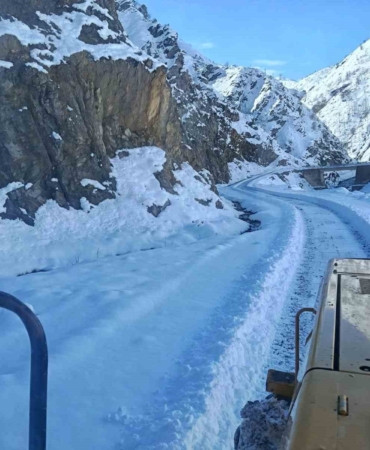 solhanda-yogun-kar-yolu-acma-seferberligi-kapali-koy-ve-mezra-yollari-yeniden-ulasima-acildi-SfPdPgOt.jpg