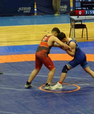 vanda-u15-grekoromen-ve-serbest-gures-grup-musabakalari-basladi-gencler-ve-yetkililerden-destek-dolu-D7JJEOVb.jpg