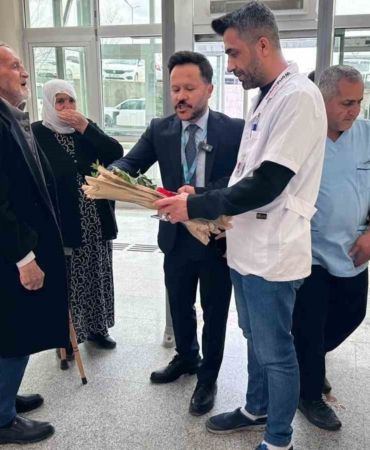 yaslilar-icin-deger-verme-haftasi-diyarbakirda-hastane-ici-destek-ve-moral-yolculugu-vM5Q4FXN.jpg
