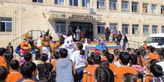 Yetim-Köy Çocuklarına Bayram Harçlığı Projesiyle 255 Çocuğa Uyanış ve Neşe