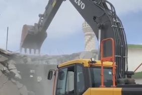 cermikte-hasar-goren-cami-yikimi-tamamlandi-ve-yeni-cami-icin-destek-cagrisi-fYOjryEh.jpg