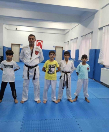 cermikte-karate-kurslarina-yogun-ilgi-gencler-milli-sporcu-hedefiyle-yetisiyor-T6xtANh8.jpg