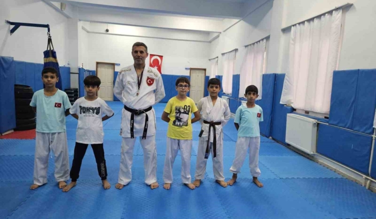 cermikte-karate-kurslarina-yogun-ilgi-gencler-milli-sporcu-hedefiyle-yetisiyor-T6xtANh8.jpg