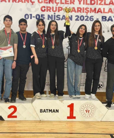 diyarbakir-anadolu-lisesinin-satrancta-bolge-sampiyonu-olmasi-r2FdJKFa.jpg