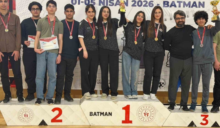 diyarbakir-anadolu-lisesinin-satrancta-bolge-sampiyonu-olmasi-r2FdJKFa.jpg