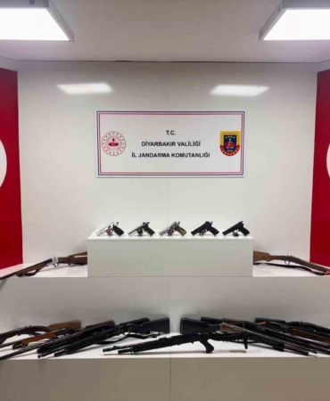 diyarbakir-operasyonunda-kacak-silah-ve-muhimmat-yakalandi-6-12-nisan-donemi-genis-operasyon-raporu-GG4xnZtc.jpg