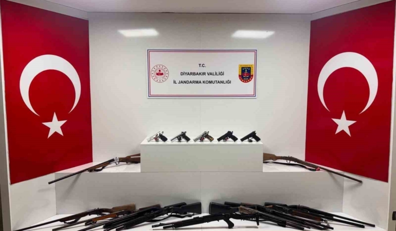 diyarbakir-operasyonunda-kacak-silah-ve-muhimmat-yakalandi-6-12-nisan-donemi-genis-operasyon-raporu-GG4xnZtc.jpg