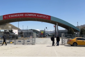 esendere-sinir-kapisinda-tansiyon-ve-guvenlik-onlemleri-yolcu-ve-ticaret-akisinda-yeni-duzenlemeler-UhshriEi.jpg