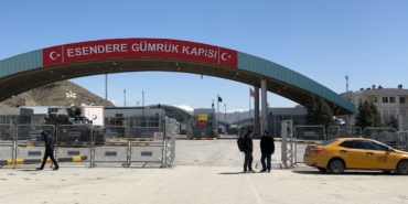 esendere-sinir-kapisinda-tansiyon-ve-guvenlik-onlemleri-yolcu-ve-ticaret-akisinda-yeni-duzenlemeler-UhshriEi.jpg