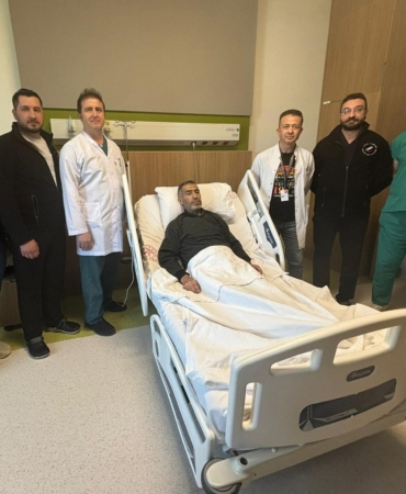 gaziantepte-genetik-polikistik-bobrek-hastasi-icin-50-santimetre-buyuklugundeki-bobregin-ameliyatla-alinmasi-ve-yasam-2nXxyYIU.jpg