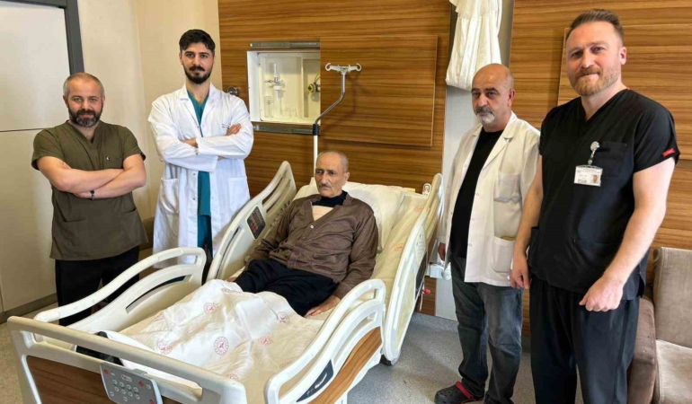 kalp-masajiyla-hayata-donen-58-yasindaki-hasta-basarili-by-pass-ameliyatiyla-sagligina-kavustu-xSwOnZJY.jpg