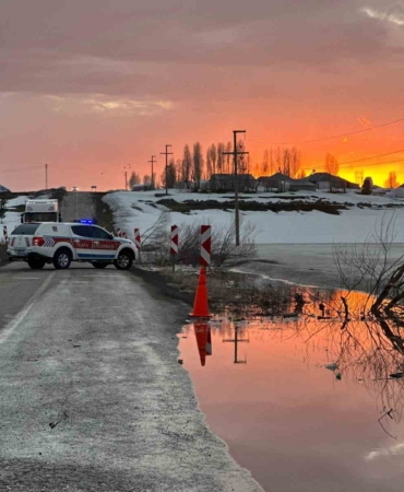 karayazi-koycegiz-goleti-taskini-ve-ekiplerin-mudahalesi-FeRTRfmU.jpg