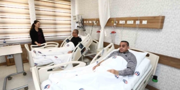 kiliste-sefkat-dolu-bir-bagis-hekimlikten-nobet-devralan-doktora-donorluktu-bobrek-nakli-E9vSDLji.jpg