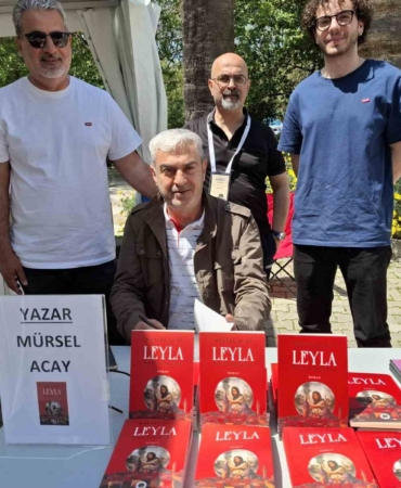 leylanin-savastaki-direnisi-mursel-acayin-romani-izmir-kitap-fuarinda-dikkat-cekti-BKYpty2z.jpg