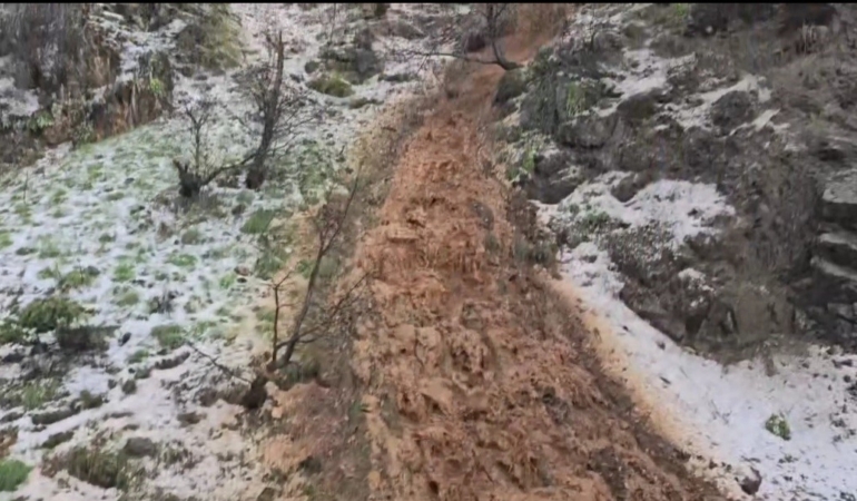 munzur-vadisinde-saganak-ve-dolu-sonrasi-ani-sel-olayi-gGZAxXSf.jpg