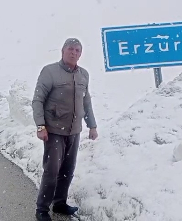 palandoken-gecidinde-bahar-baskini-tipi-ve-kar-yagisi-yol-guvenligini-zorluyor-ZpALka39.jpg