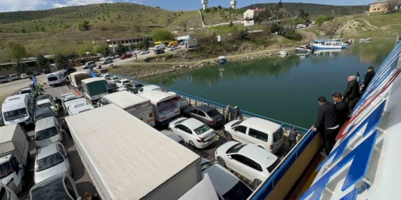 Pertek Feribot Hattında Güncel Yoğunluk ve Yeni Köprü Projesi