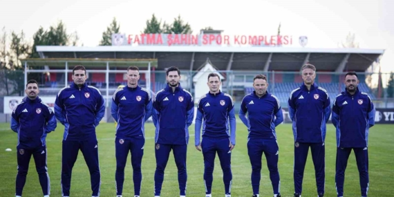 radoi-yonetiminde-gaziantep-fk-eyupspor-maci-icin-hazirliklarinda-yeni-doneme-basladi-Jt4ONKpt.jpg
