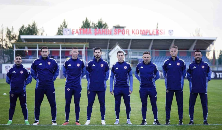 radoi-yonetiminde-gaziantep-fk-eyupspor-maci-icin-hazirliklarinda-yeni-doneme-basladi-Jt4ONKpt.jpg