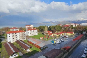 tatvanda-yagis-sonrasi-gokkusagi-van-golu-ve-sehir-merkezi-camgobegiyle-senlendi-LW4cTTxt.jpg