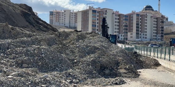 Yağış Sonrası Heyelana Kapılan Yolda 18 Günlük Tek Şerit Ulaşımı