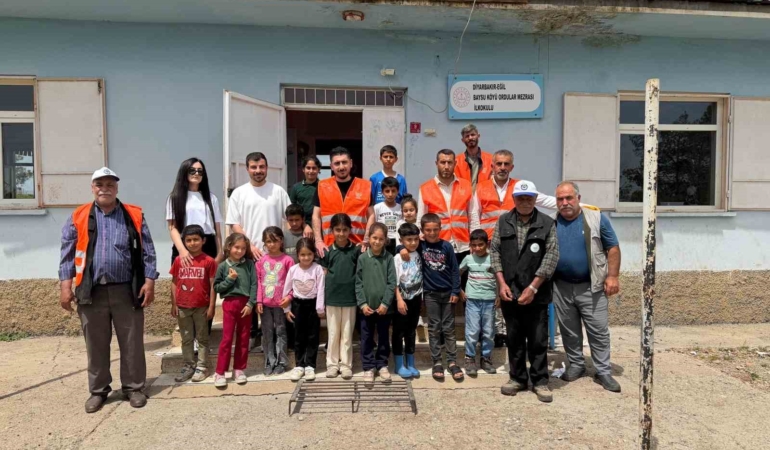 baysu-mahallesinde-ogrencilerle-fidan-dikimi-etkinligi-7XOazLIY.jpg