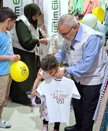 cermikte-yetim-ailelere-bayram-sevinci-yardimlar-ve-bayramlik-dagitimi-hcUkpUlk.jpg