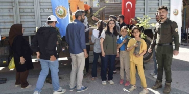 diclede-fidan-dagitimiyla-gelecege-nefes-yaklasik-1500-fidan-ucretsiz-dagitildi-BwYSty4U.jpg