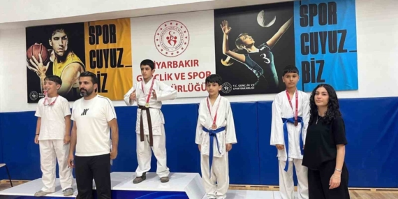 Diyarbakır Karate Şampiyonasında Çermikli Sporcuların Başarısı