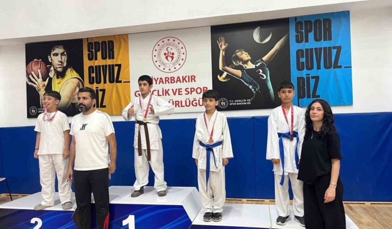 diyarbakir-karate-sampiyonasinda-cermikli-sporcularin-basarisi-QHTtnlnd.jpg