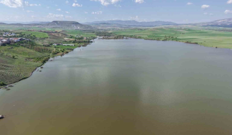 dogu-anadoluda-barajlar-ve-su-kaynaklarindaki-olaganustu-doluluklar-ve-kar-eriyen-bolgeler-3gSkG41M.jpg