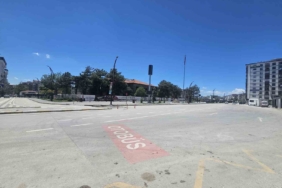 elazigda-bayramin-ilk-gununde-sehir-sessizlige-burundu-ve-insan-akisi-azaldi-F5F2PGkS.jpg