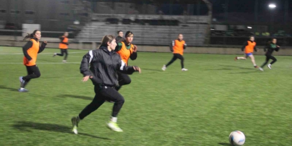 erzurumda-kadin-futbolu-icin-tarihi-adim-eugsk-3-lige-hazir-NyydwbmD.jpg
