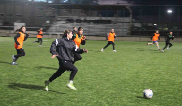 erzurumda-kadin-futbolu-icin-tarihi-adim-eugsk-3-lige-hazir-NyydwbmD.jpg
