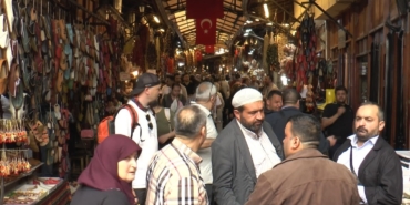 gaziantepte-bayram-tatili-turist-akini-tarihi-carsilarda-cifte-bereket-ZTIMte6L.jpg