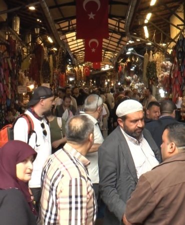 gaziantepte-bayram-tatili-turist-akini-tarihi-carsilarda-cifte-bereket-ZTIMte6L.jpg