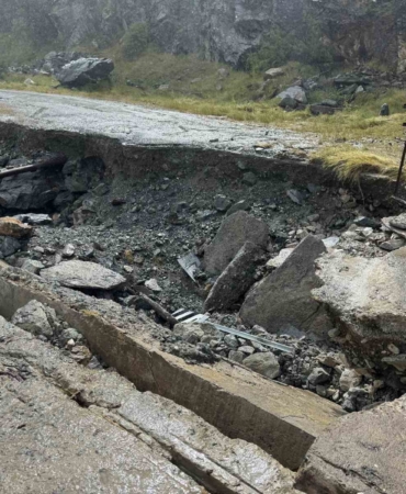 karakaya-baraji-altindaki-koprude-tehlike-iclerindeki-hasar-ve-baraj-tahliyeleriyle-meydana-gelen-enerji-eEW3zUTh.jpg