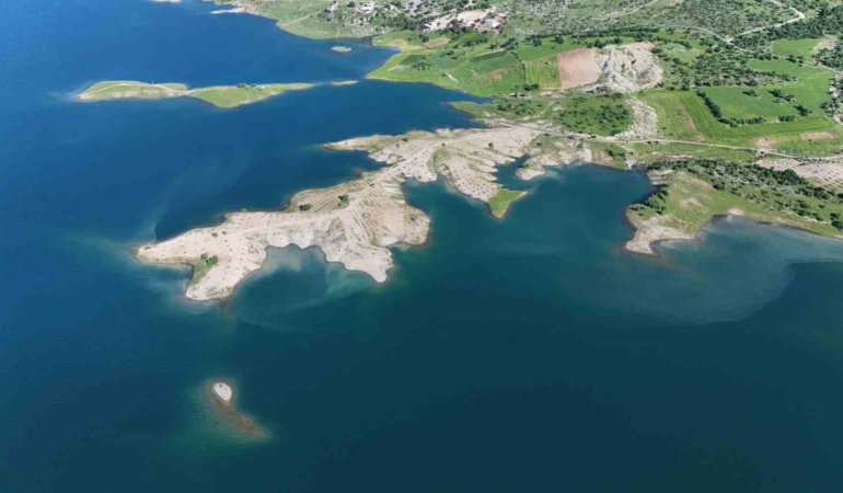 kralkizi-baraji-golunde-adaciklar-yeniden-yukseldi-maldivler-rastlantisi-yeniden-canlandi-uhuytL73.jpg