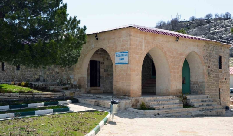 makam-dagi-ve-zulkifl-makami-cevresinde-ulasim-ve-turizm-icin-beklenen-yatirimlar-44zEHVOV.jpg