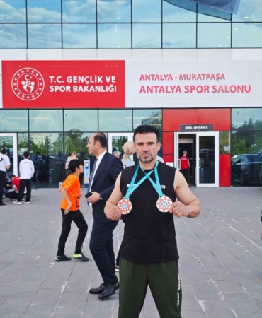 mazidagili-omer-ekinci-turkiye-acik-wako-dunya-kupasinda-ikinci-oldu-5margp4b.jpg