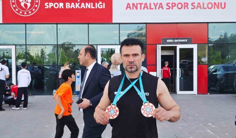 mazidagili-omer-ekinci-turkiye-acik-wako-dunya-kupasinda-ikinci-oldu-5margp4b.jpg